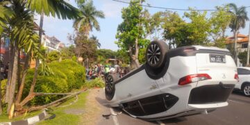 Kondisi mobil sebelum diderek. Dokumen: BALITOPIK.COM.