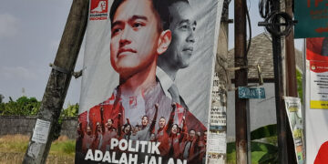 Baliho Ketua Umum PSI Kaesang Pangarep di Denpasar. Foto: BALItopik