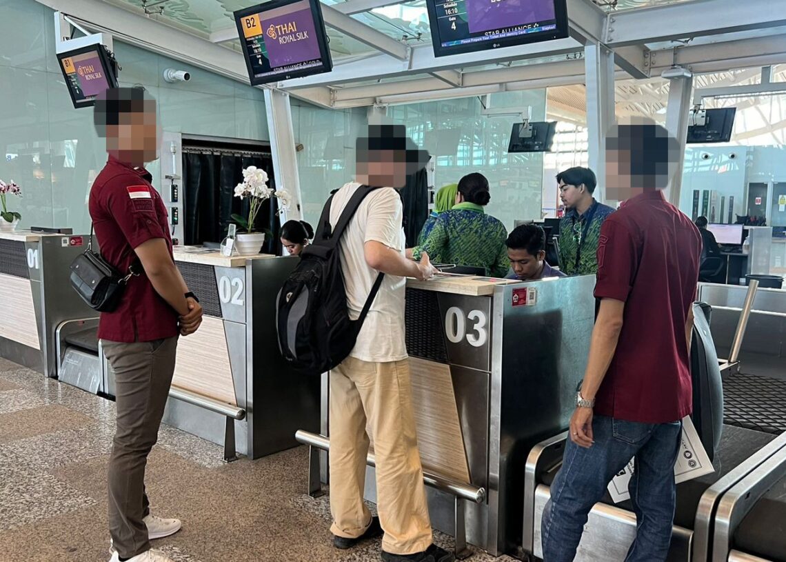 WNA Inggris Eks Napi Pencurian Dideportasi Imigrasi Singaraja