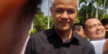 Ganjar Pranowo saat berkunjung ke Bali. Foto: BALItopik