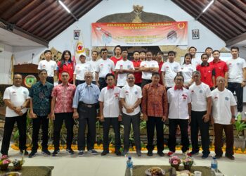 Pengurus Pergatsi Kota Denpasar berfoto bersama perwakilan Koni Kota Denpasar dan Pengurus Pergatsi Provinsi.  Foto: BALItopik