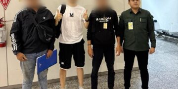 YZ (koas putih). Dokumen Imigrasi Ngurah Rai