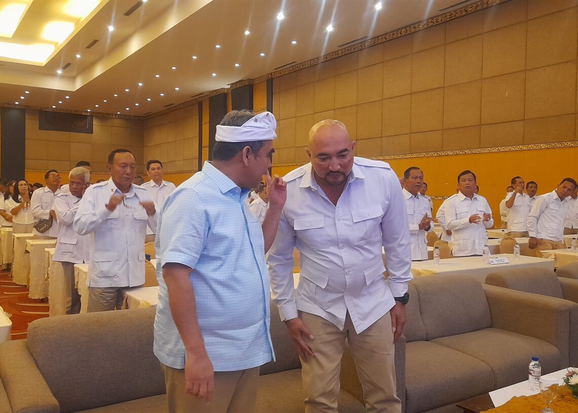 Sekretaris Jenderal DPP Partai Gerindra Ahmad Muzani (kiri) dan Ketua DPD Gerindra Bali Made Muliawan Arya alias De Gadjah. Balitopik.com