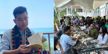 Gibran Rakabuming Raka bertemu dengan komumitas dan anak-anak muda penggerak industri kreatif di Labuan Bajo. Balitopik.com.