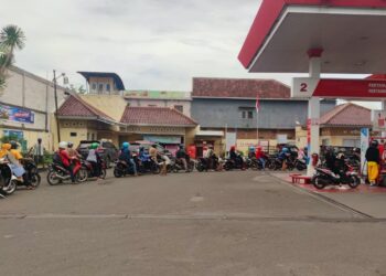 Ilustrasi Kendaraan Bermotor Nunggak Pajak Dilarang Ngisi BBM Bersubsidi. Dokumentasi Diskominfo Kab Demak.