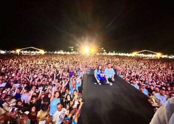 Gibran dan Selvi saat berada di panggung Pesta Rakyat Gemoy dan Santuy di Renon Denpasar. Balitopik.com