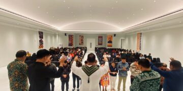 Proses pemberkatan caleg-caleg NasDem oleh Romo dan para Pendeta