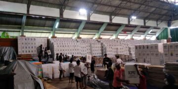 Proses pendistribusian kotak suara oleh KPU Kota Denpasar