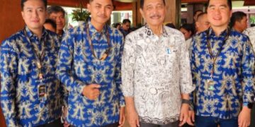 Tim Falken UPVC saat foto bersama Menko Marves Luhut Binsar Pandjaitan. -IST