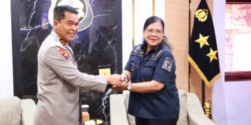 Kakanwil Kemenkumham Bali Pramella Yunidar Pasaribu (kanan) dan Kapolda Bali, Ida Bagus Kd Putra Narendra.