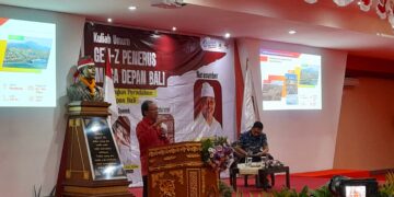 Gubernur Bali periode 2018-2023, Wayan Koster saat memberikan kuliah umum di Universitas Ngurah Rai
