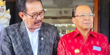 Wayan Koster (kanan) dan Cok Ace.