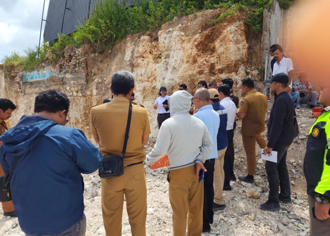 Proses pemantauan lapangan tim gabungan Pemkab Badung