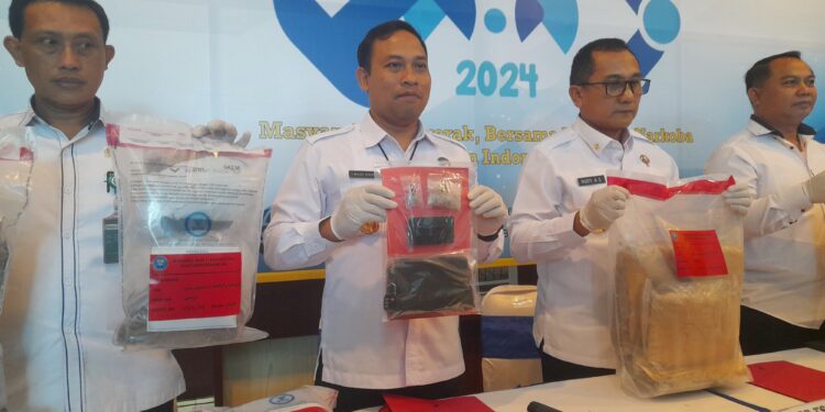 Konferensi pers pengungkapan kasus peredaran narkotika periode Januari-Juni 2024 oleh BNNP Bali, Senin (24/6/2024).