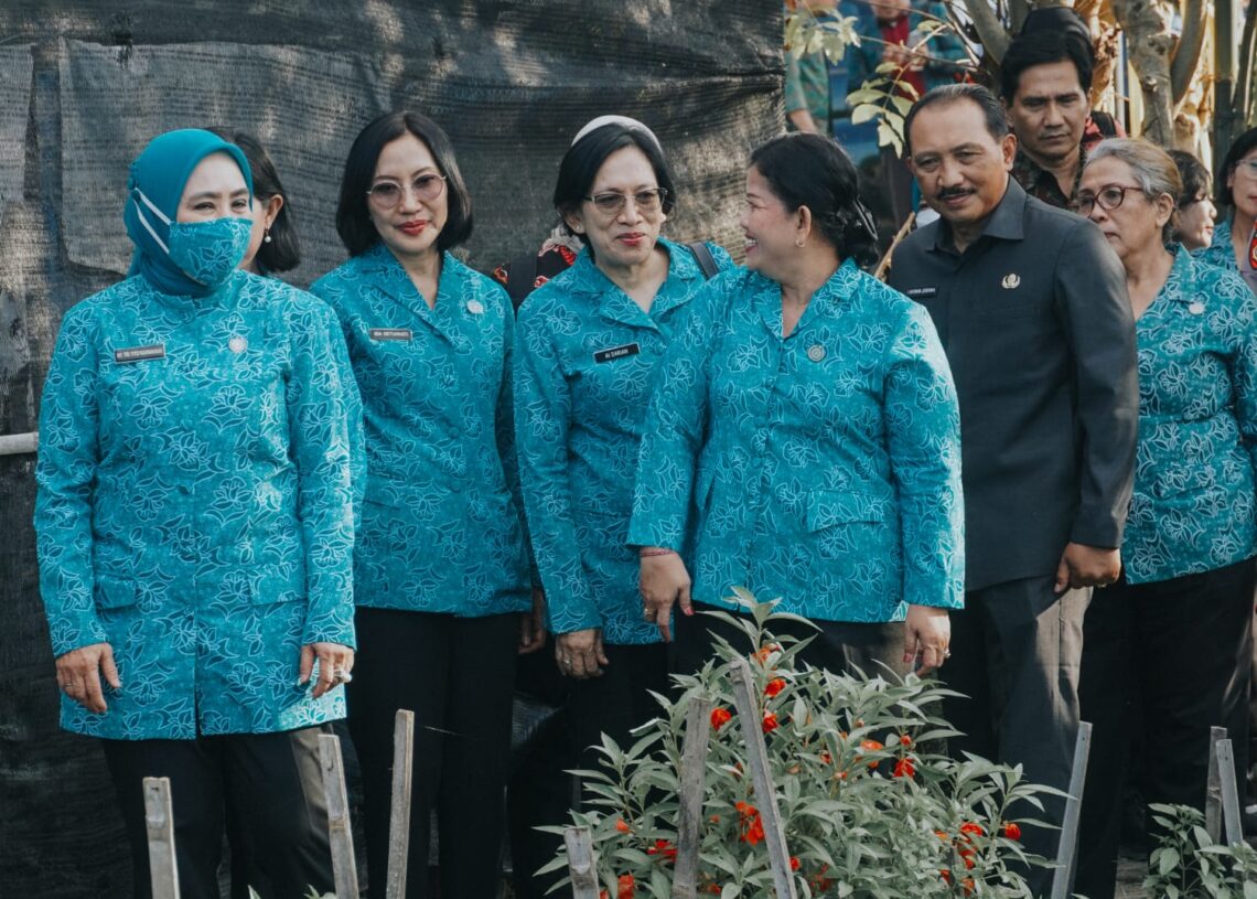 Ketua Umum Tim Penggerak PKK Pusat, Ny. Tri Tito Karnavian saat kunjungi Kabupaten Klungkung. IST