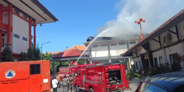 Gedung Logistik BPBD Bali Kebakaran, Rabu (26/6/2024). -IST