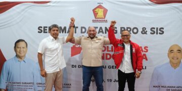 Kiri: Gede Ngurah Ambara Putra, De Gadjah dan I Nengah Yasa Adi Susanto. -IST