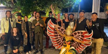 Mumuland Festival Hadirkan Band Inggris "The KLF" Di Rumah Tanjung Bungkak. -Balitopik.com