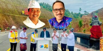 Wayan Koster (ketiga-kiri) saat mendampingi Presiden Jokowi Resmikan Jalan Pintas Batas Kota Singaraja-Mengwitani (2/2/2023) -Balitopik.com