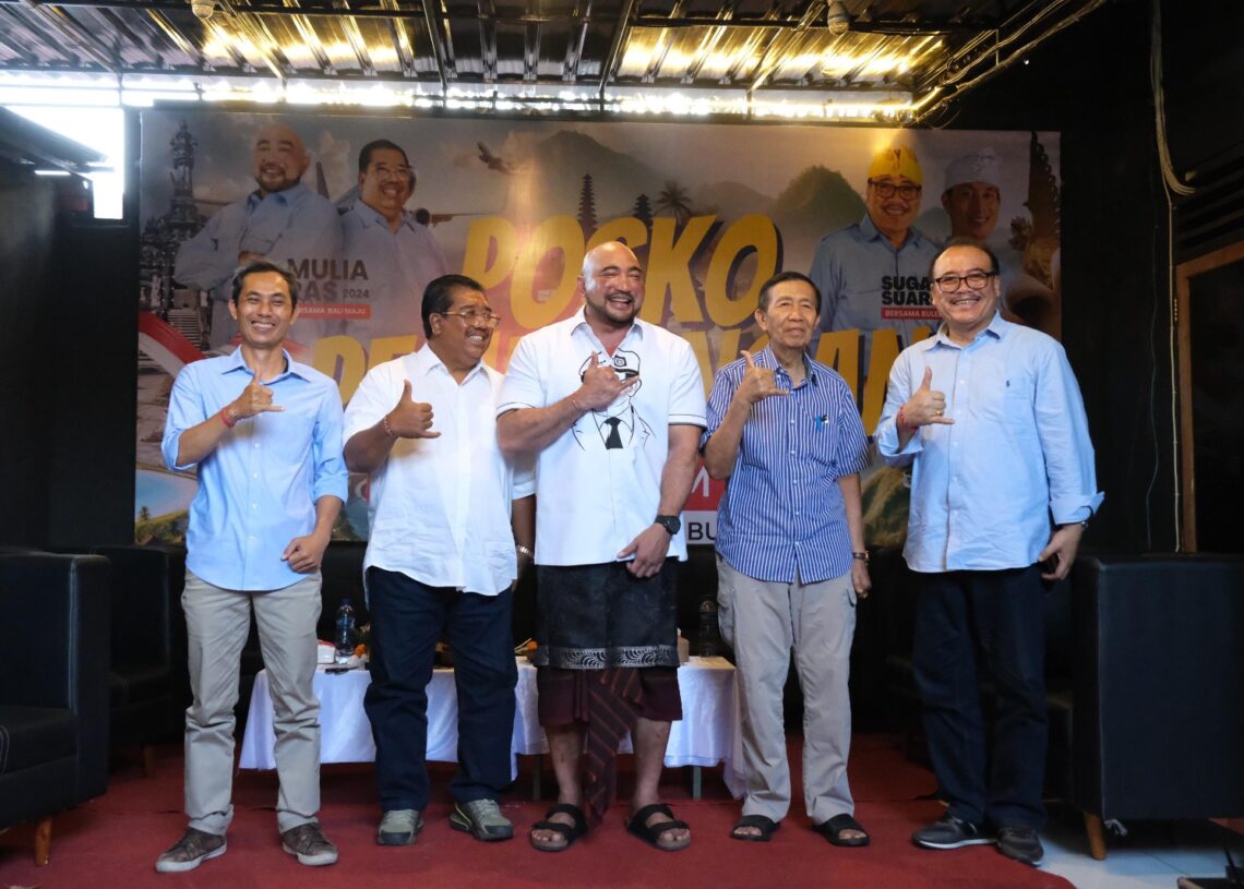 Mulia-PAS didampingi Mantan Gubernur Bali, Made Mangku Pastika dan calon Bupati dan Wakil Bupati Buleleng 2024, Sugawa Korry dan Gede Suardana. -IST