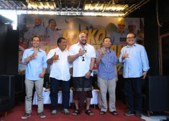 Mulia-PAS didampingi Mantan Gubernur Bali, Made Mangku Pastika dan calon Bupati dan Wakil Bupati Buleleng 2024, Sugawa Korry dan Gede Suardana. -IST