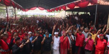 Ribuan Pendukung Koster-Giri di Kabupaten Karangasem. -IST