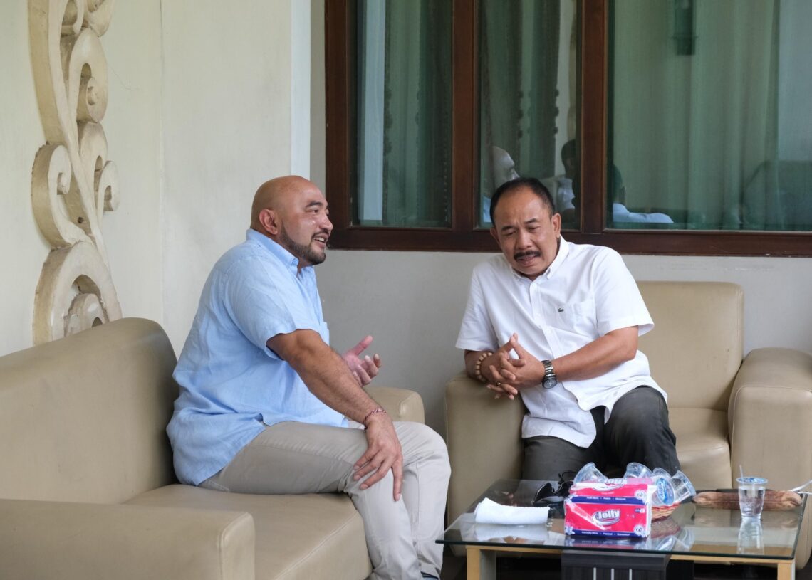 De Gadjah dan Ketut Putra Sedana alias dr Caput. -IST