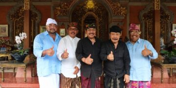 Mulia-PAS bersama Tjokorda Oka Artha Ardana Sukawati, Tjokorda Gde Putra Sukawati dan Tjokorda Gde Raka Sukawati. -IST