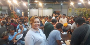 Anak Agung Ayu Putu Priniti (Depan). -Balitopik.com