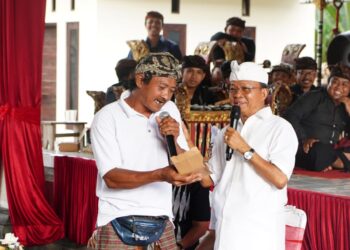 Curhatan Warga, Harga Arak Terganggu Akibat Banyak Oplosan, Koster-Giri Diminta Tindak Tegas. -IST