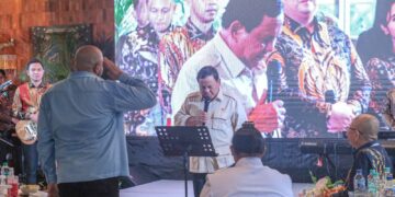 De Gadjah memberi hormat kepada Presiden Prabowo Subianto saat memberi dukungan kepada pasangan Mulia-PAS. -IST