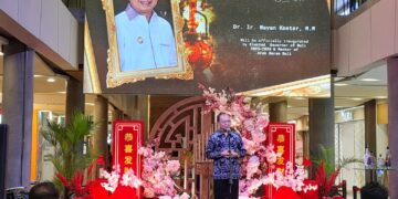 Wayan Koster dalam sebuah acara di salah satu mal di Denpasar. -Balitopik.com