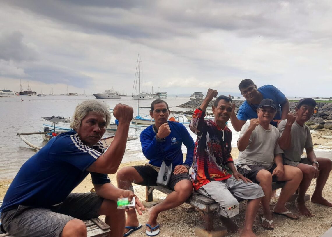 Para nelayan di Pulau Serangan yang meminta tolong kepada Presiden Prabowo Subianto. -Balitopik.com