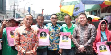 Hasil karya warga binaan yang ada di Pasar baru Bandung. -IST