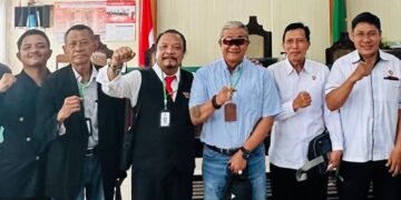 Foto: Para Pengacara pelapor atas kasus dugaan pemalsuan silsilah keluarga. -Balitopik.com