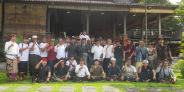 Forum Komunikasi Taksu (FKT) Bali saat rapat koordinasi di Denpasar. -Balitopik.com