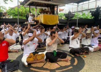 Warga Lapas Kerobokan Gelar Persembahyangan Bersama. -Balitopik.com