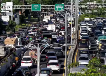 Foto: Kendaraan padat di jalan Simpang Siur Dewa Ruci pada Desember 2023 lalu. -IST