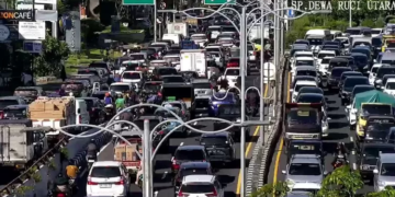 Foto: Kendaraan padat di jalan Simpang Siur Dewa Ruci pada Desember 2023 lalu. -IST