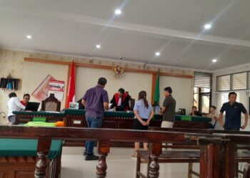 Suasana Sidang Praperadilan Perkara nomor 1 yang melibatkan tersangka Made Dharma, di PN Denpasar, Jum'at (14/2/2025). -Balitopik.com