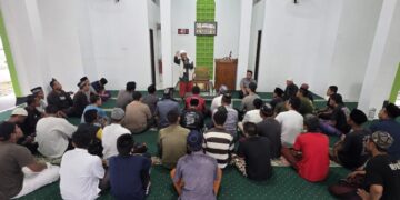 Para tahan muslim di Lapas Kerobokan saat ikuti kajian Fikih. -Balitopik.com