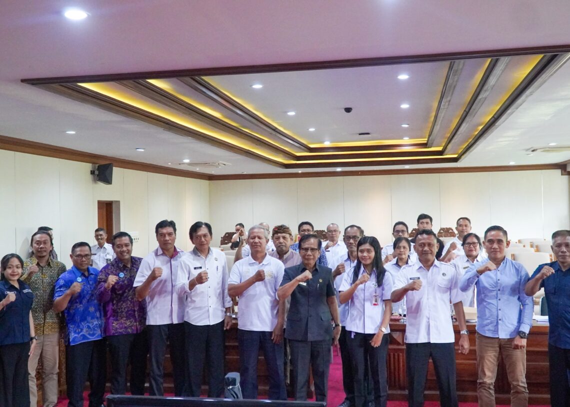 Foto bersama kerjasama stakeholder terkait penyusunan rancangan kerja. -IST