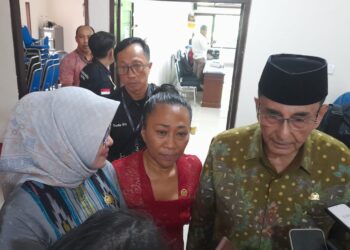 Ni Luh Djelantik didampingi Ketua BK DPD RI Ismeth Abdullah (kanan) dan Wakil Ketua BK DPD RI Siti Aseanti. Balitopik.com