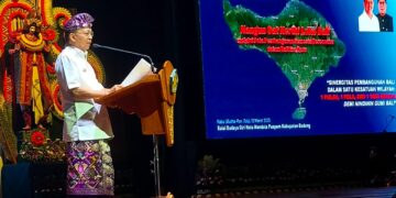 Gubernur Bali Wayan Koster saat Rakor Kepala Daerah di Badung, Bali.