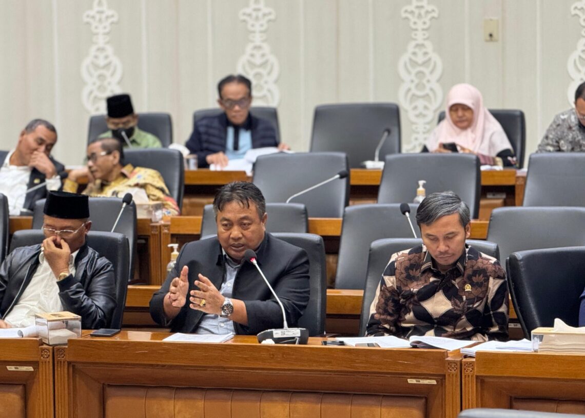 Nyoman Parta saat memberikan pandangan kepada Tim Ahli Perumus RUU Perkoperasian di Baleg DPR RI. -Dok.pribadi