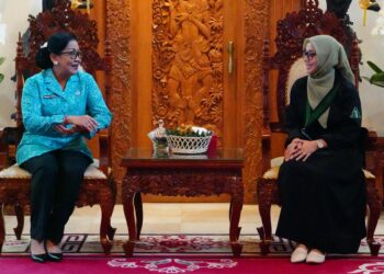Ketua TP PKK Provinsi Bali, Ny. Putri Koster saat menerima audiensi Himpunan Mahasiswa Islam (HMI) Cabang Denpasar. -IST