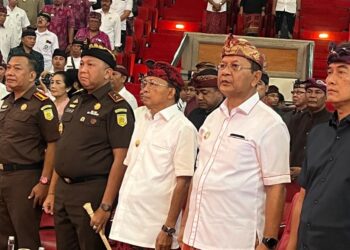 Gubernur Bali Wayan Koster (ketiga dari kiri). -IST