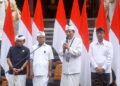 Kepala Badan Pengelola Kawasan Pura Agung Besakih I Gusti Lanang Muliarta (kedua dari kanan). -Balitopik.com