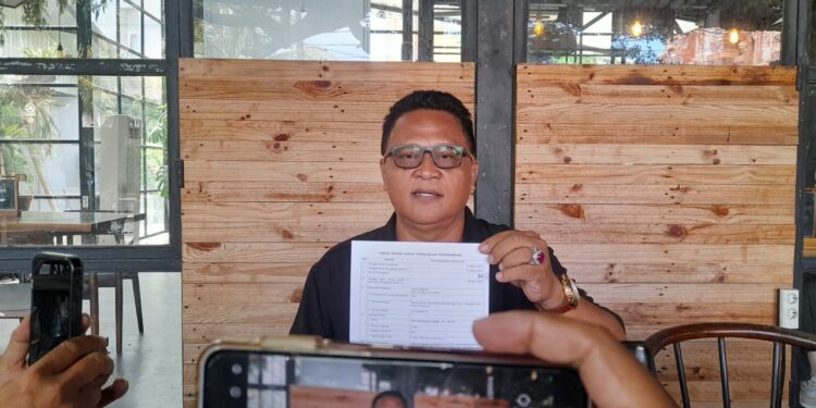 Aktivis antikorupsi Gede Angastia alias Anggas. -Balitopik.com