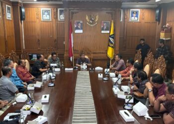 Potret audiensi antara Bupati Badung I Wayan Adi Arnawa, dan perwakilan asosiasi pariwisata Badung. -Humas Badung